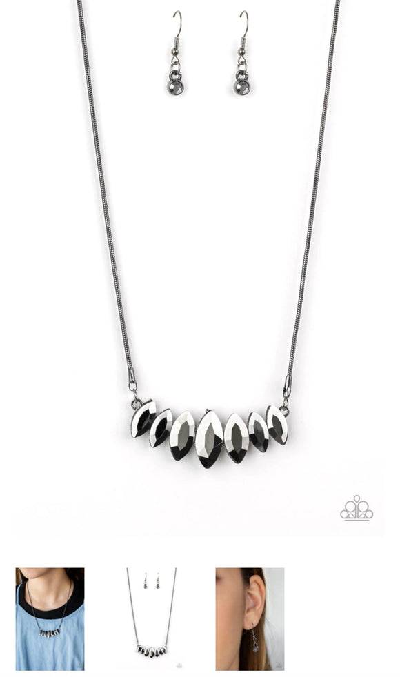 Leading Lady Black Necklace