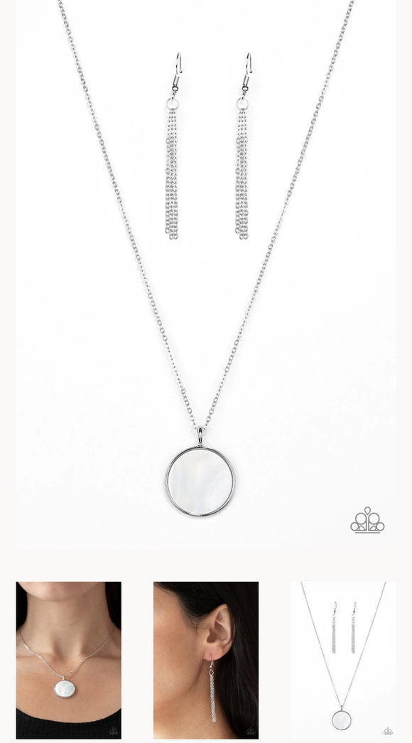 Shimmering Seashores White Necklace