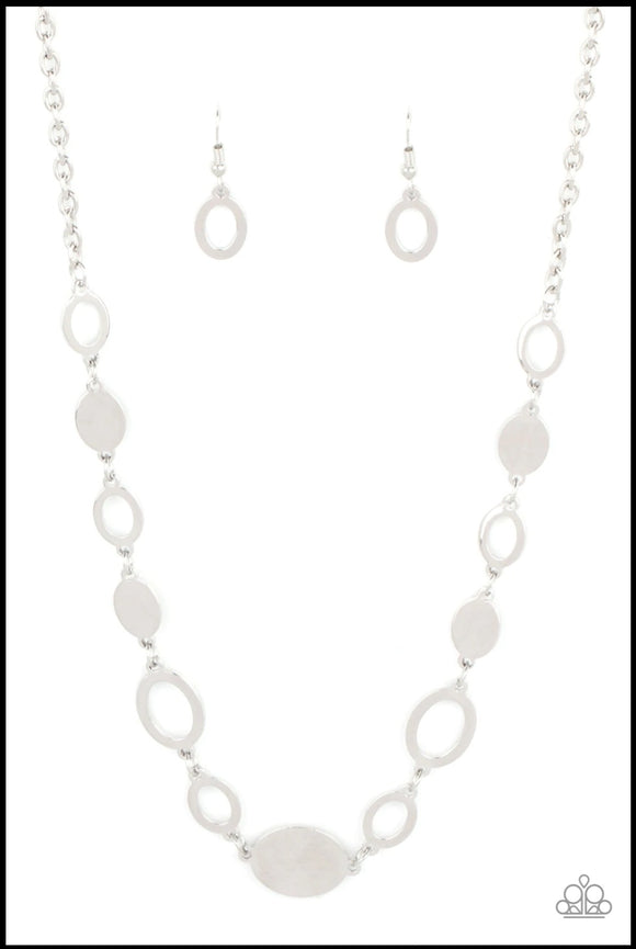 Working Oval Time Silver Necklace